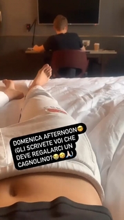 Ludovica Frasca feet photo thumbnail