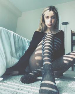 Ludovica Frasca feet photo thumbnail