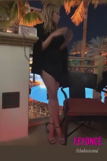 Ludovica Frasca feet photo thumbnail