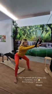 Ludovica Frasca feet photo thumbnail