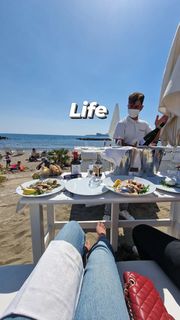 Ludovica Frasca feet photo thumbnail