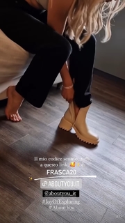 Ludovica Frasca feet photo thumbnail