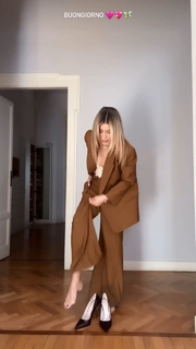Ludovica Frasca feet photo thumbnail