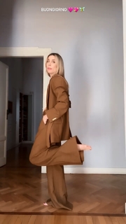 Ludovica Frasca feet photo thumbnail