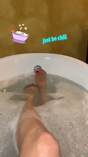 Ludovica Pagani feet photo thumbnail