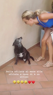 Ludovica Pagani feet photo thumbnail