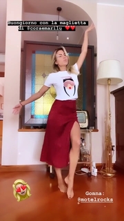Ludovica Pagani feet photo thumbnail