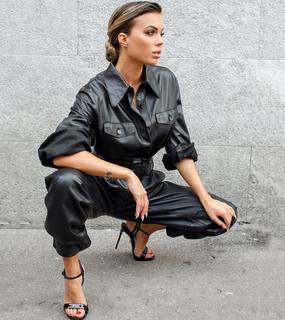 Ludovica Pagani feet photo thumbnail