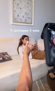Ludovica Pagani feet photo thumbnail