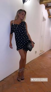 Ludovica Pagani feet photo thumbnail