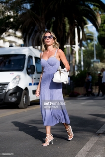 Ludovica Pagani feet photo thumbnail