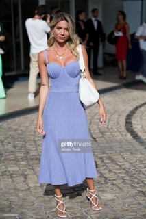 Ludovica Pagani feet photo thumbnail