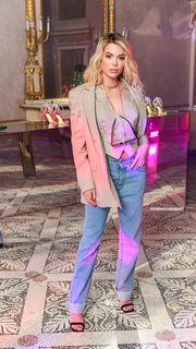 Ludovica Pagani feet photo thumbnail
