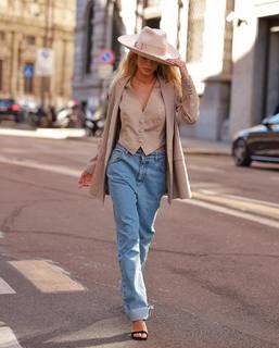 Ludovica Pagani feet photo thumbnail