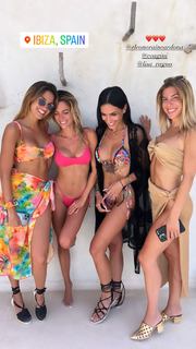 Ludovica Pagani feet photo thumbnail