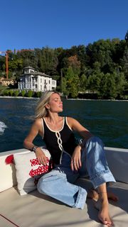 Ludovica Pagani feet photo thumbnail