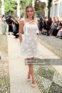 Ludovica Pagani feet photo thumbnail