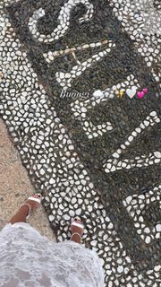 Ludovica Pagani feet photo thumbnail