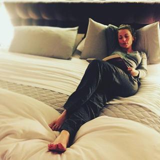 Ludwika Paleta feet photo thumbnail