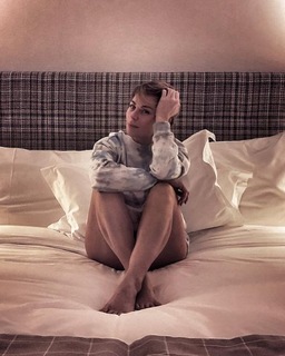 Ludwika Paleta feet photo thumbnail