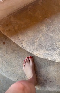 Ludwika Paleta feet photo thumbnail