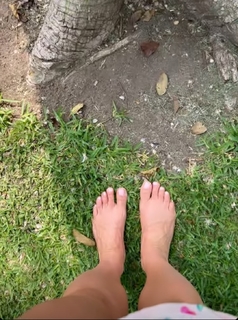 Ludwika Paleta feet photo thumbnail