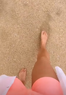 Ludwika Paleta feet photo thumbnail