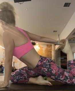 Ludwika Paleta feet photo thumbnail