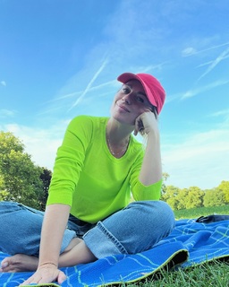 Ludwika Paleta feet photo thumbnail