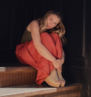 Ludwika Paleta feet photo thumbnail