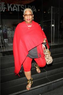 Luenell feet photo 11