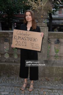 Luisa Neubauer feet photo 1