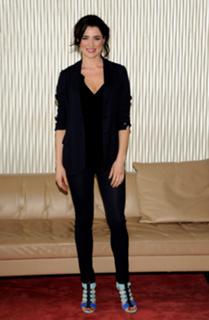 Luisa Ranieri feet photo thumbnail