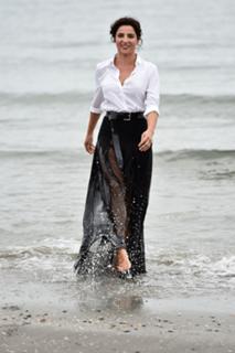 Luisa Ranieri feet photo thumbnail