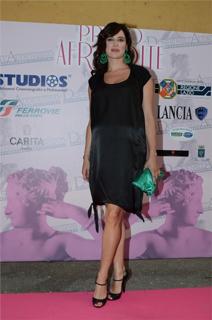 Luisa Ranieri feet photo thumbnail