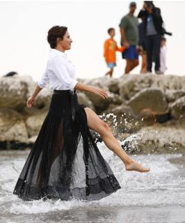 Luisa Ranieri feet photo thumbnail