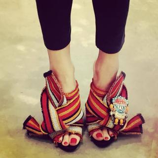 Luisa Ranieri feet photo thumbnail