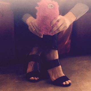 Luisa Ranieri feet photo thumbnail
