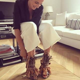 Luisa Ranieri feet photo thumbnail