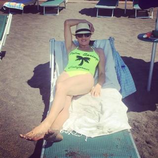 Luisa Ranieri feet photo thumbnail