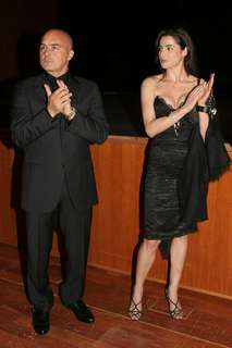 Luisa Ranieri feet photo thumbnail