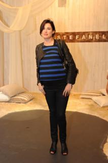 Luisa Ranieri feet photo thumbnail