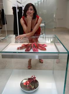 Luisa Ranieri feet photo thumbnail