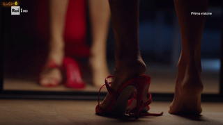 Luisa Ranieri feet photo thumbnail