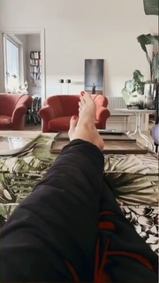 Luisa Ranieri feet photo thumbnail