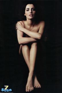 Luisa Ranieri feet photo thumbnail