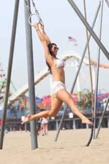 Luisa Zissman feet photo thumbnail