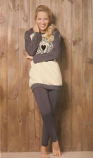 Luisana Lopilato feet photo thumbnail
