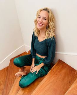Luisana Lopilato feet photo thumbnail
