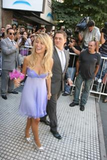 Luisana Lopilato feet photo thumbnail